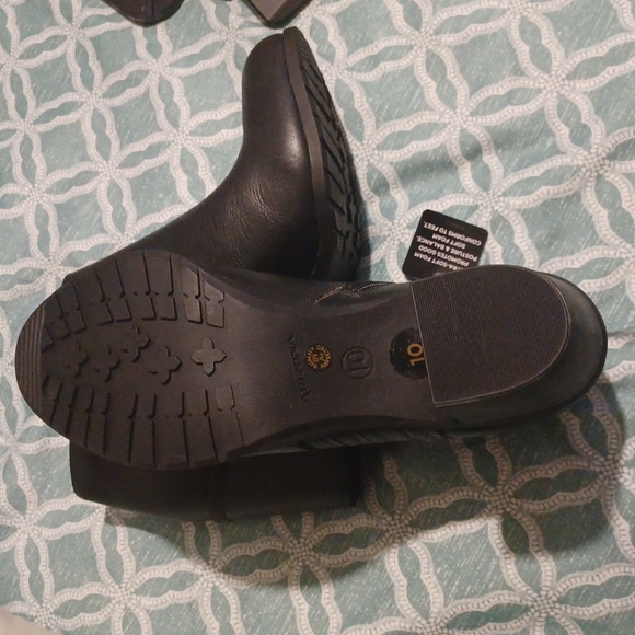 Boots - Picture 2 of 3